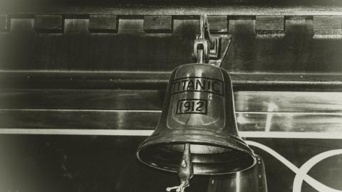 picture of a bell that says Titanic 1912